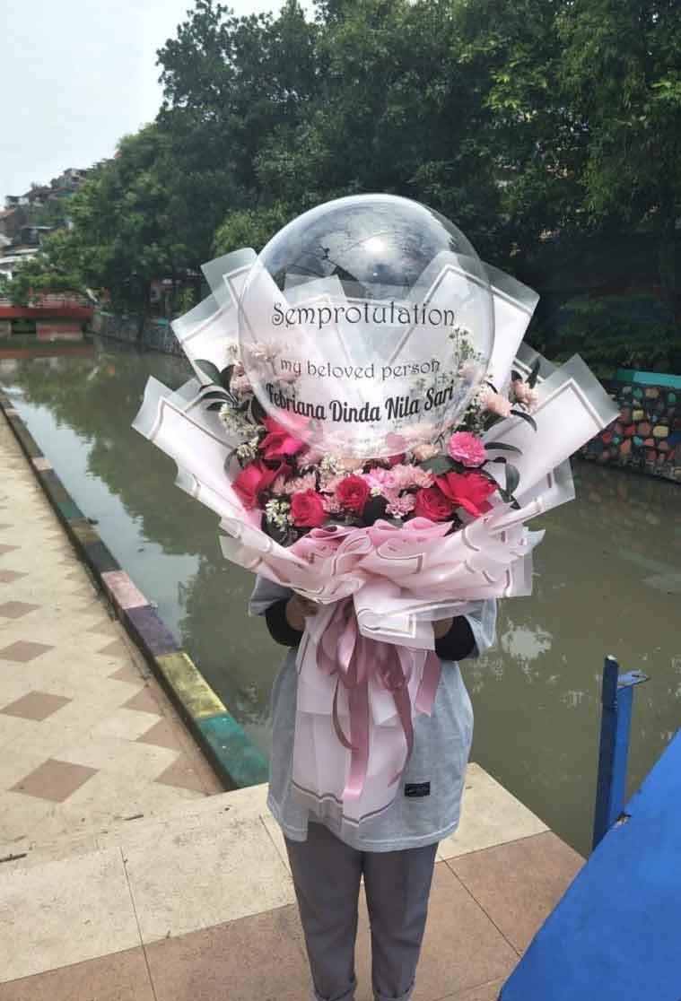 Buket Balon Kemenangan (The Victory Bubble Bouquet)