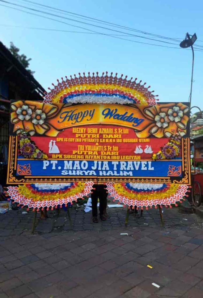Bunga Papan Happy Wedding JUMBO Spektakuler - Full Border Super Masif - Dorus Florist
