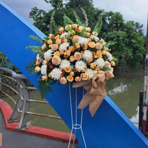 Standing Flower Keanggunan Rustic (The Rustic Grace Standing Flower)