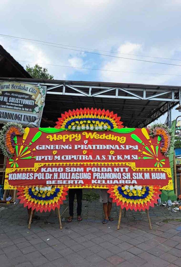 Bunga Papan Happy Wedding JUMBO (Ekstra Lebar) - Desain Merah Meriah Megah - Dorus Florist