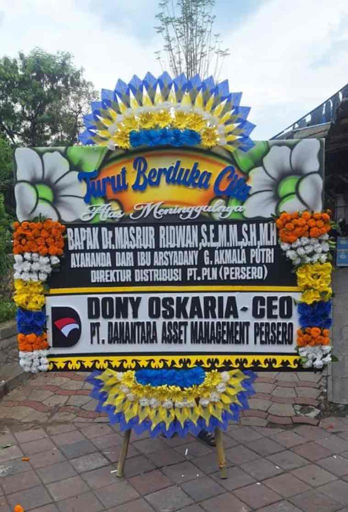 Bunga Papan Duka Cita Premium - Rangkaian Padat & Ornamen Sudut - Dorus Florist
