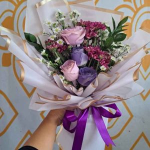 Bunga Tangan Hand Bucket Buket Pesona Ungu (The Purple Charm Bouquet)