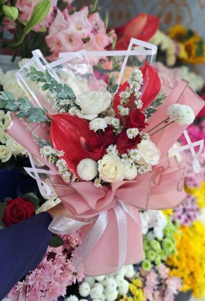 Bunga Tangan Hand Bucket Buket Pesona Eksotis (The Exotic Charm Bouquet)