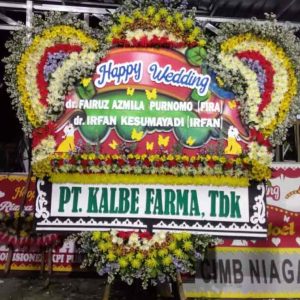 Bunga Papan Happy Wedding Spektakuler - Rangkaian 3D Super Masif - Dorus Florist