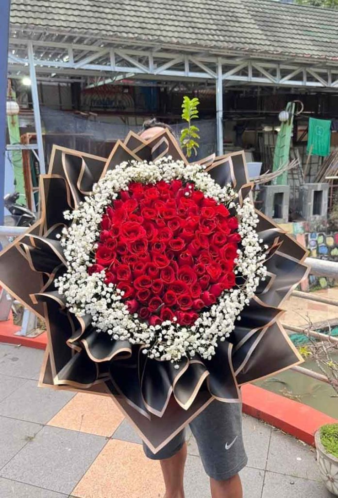 Bunga Tangan Hand Bucket Buket Cinta Agung (The Grandeur Love Bouquet)