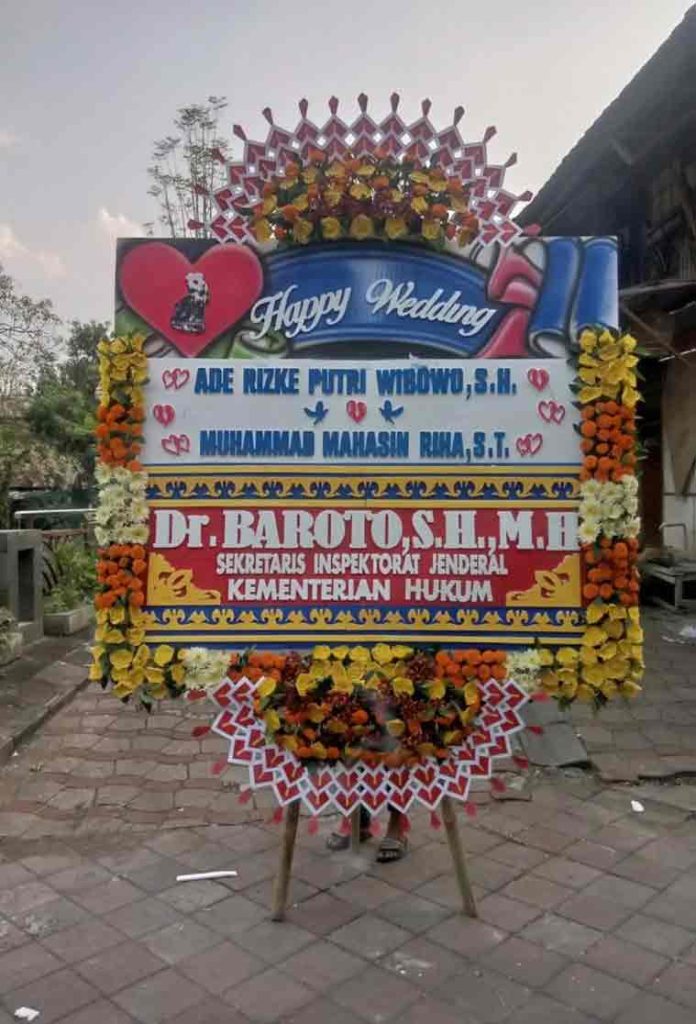 Bunga Papan Happy Wedding Spektakuler - Rangkaian Super Masif 3D - Dorus Florist