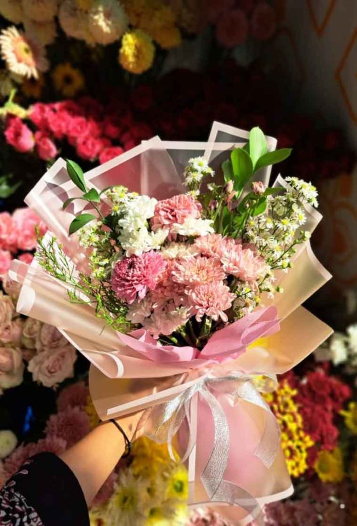 Bunga Tangan Hand Bucket Buket Taman Merona (The Garden Blush Bouquet)