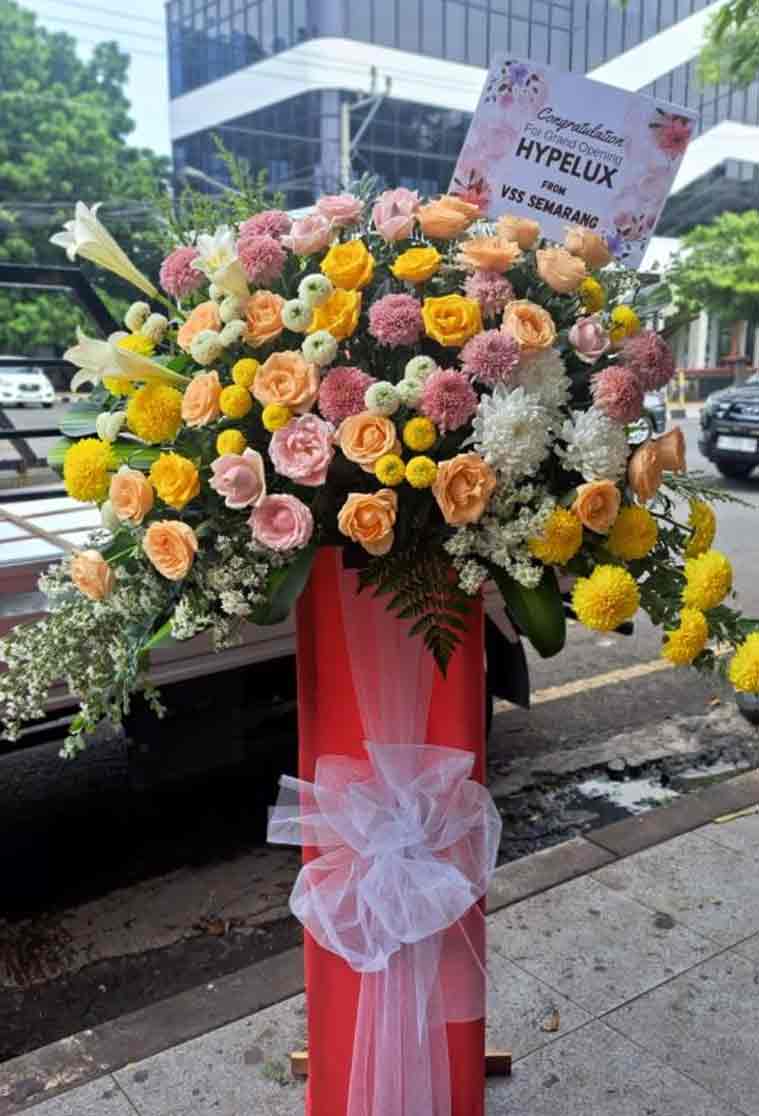 Standing Flower Kemeriahan Sukses (The Success Celebration Standing Flower)