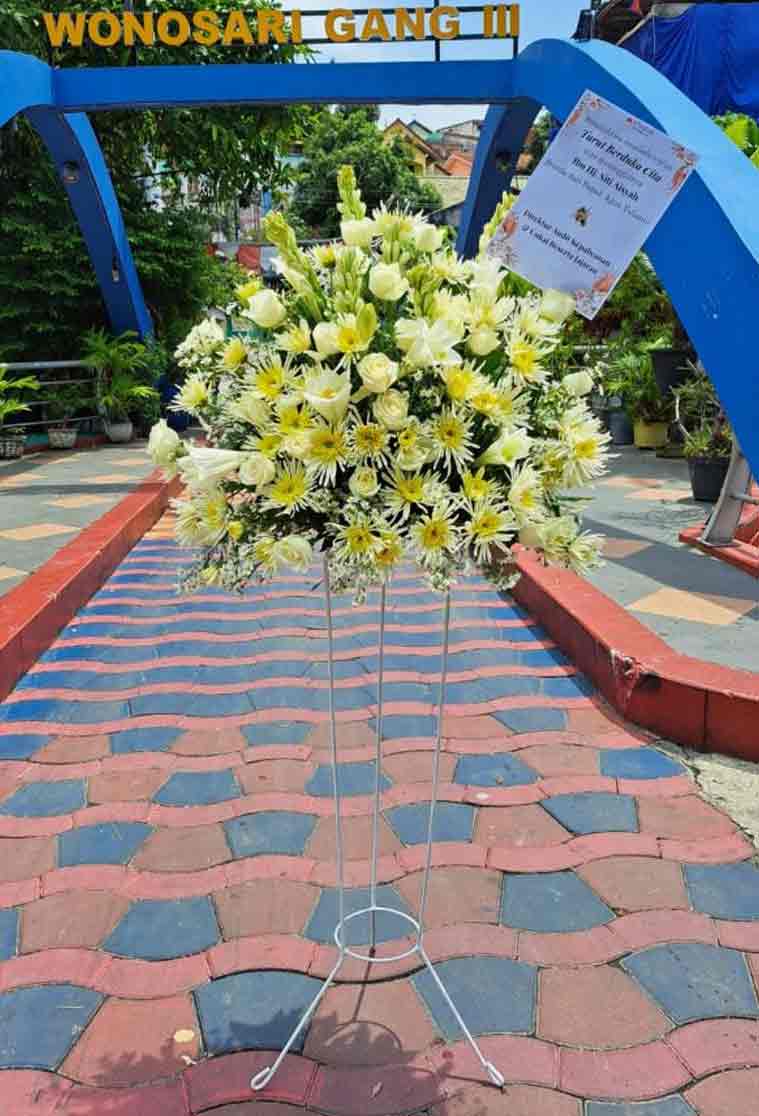 Standing Flower Simpati Murni (The Pure Sympathy Standing Flower)