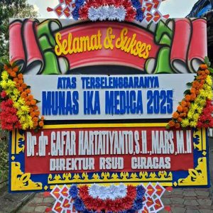 Dorus Florist Bunga Papan Selamat & Sukses (Model Nasional Merah-Putih)