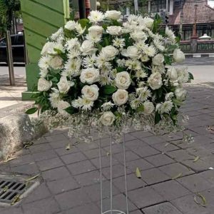 Standing Flower Simfoni Putih (The White Symphony Standing Flower)
