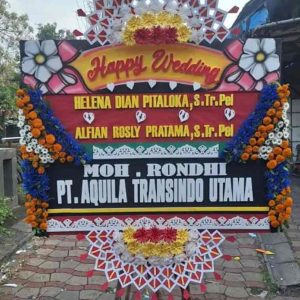 Bunga Papan Happy Wedding - Desain Meriah Merah Putih & Oranye - Dorus Florist