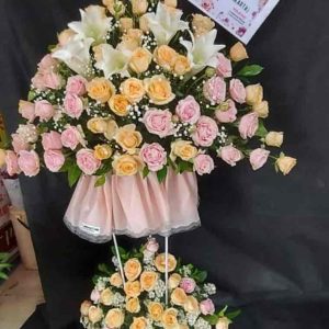 Standing Flower Kemegahan Pastel (Pastel Splendor Standing Flower)