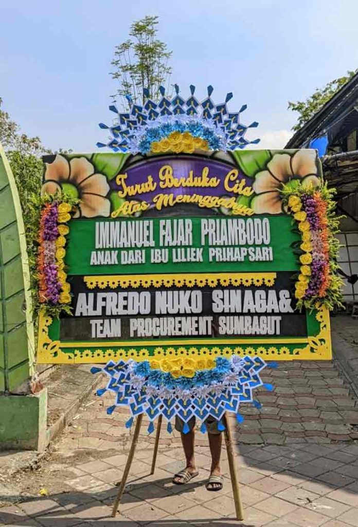 Papan Bunga Duka Cita Profesional (Hitam-Biru) - oleh Dorus Florist
