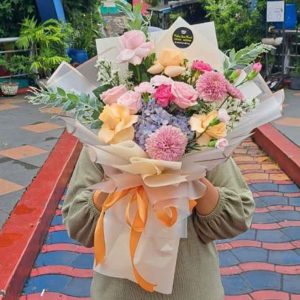 Bunga Tangan Hand Bucket Buket Taman Impian (The Dream Garden Bouquet)