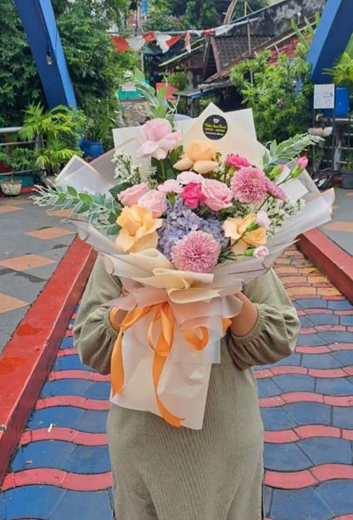 Bunga Tangan Hand Bucket Buket Taman Impian (The Dream Garden Bouquet)