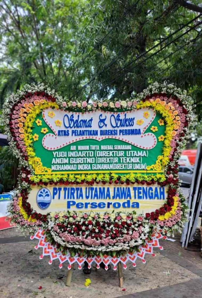 Bunga Papan Selamat JUMBO Spektakuler - Bentuk Kupu-Kupu & Full Border Super Masif - Dorus Florist