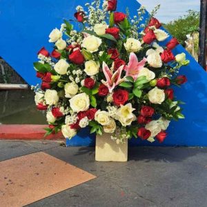 Bunga Meja Murah Rangkaian Cinta Sejati (The True Love Arrangement)
