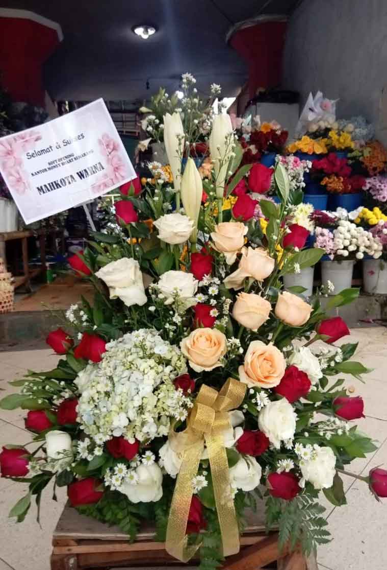 Bunga Meja Murah Rangkaian Kemegahan 'Selamat & Sukses' (The 'Congratulations & Success' Grand Arrangement)