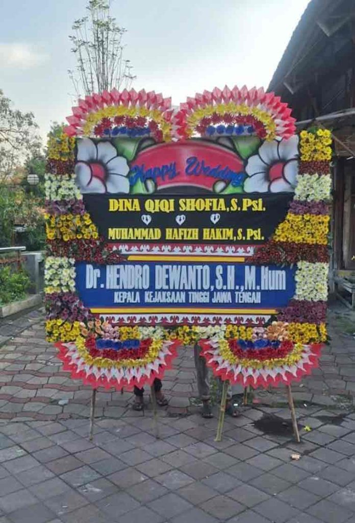 Bunga Papan Happy Wedding JUMBO - Bingkai Penuh (Full Border) Super Masif - Dorus Florist
