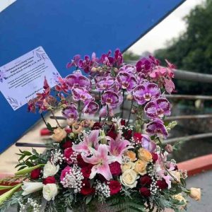 Rangkaian Bunga Meja Premium Simfoni Anggrek Ungu & Lily - Dorus Florist