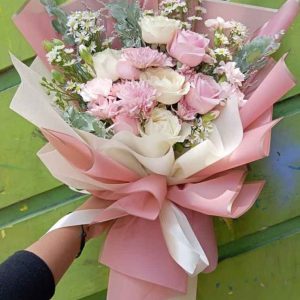 Bunga Tangan Hand Bucket Buket Keanggunan Merah Jambu (The Pink Grace Bouquet)