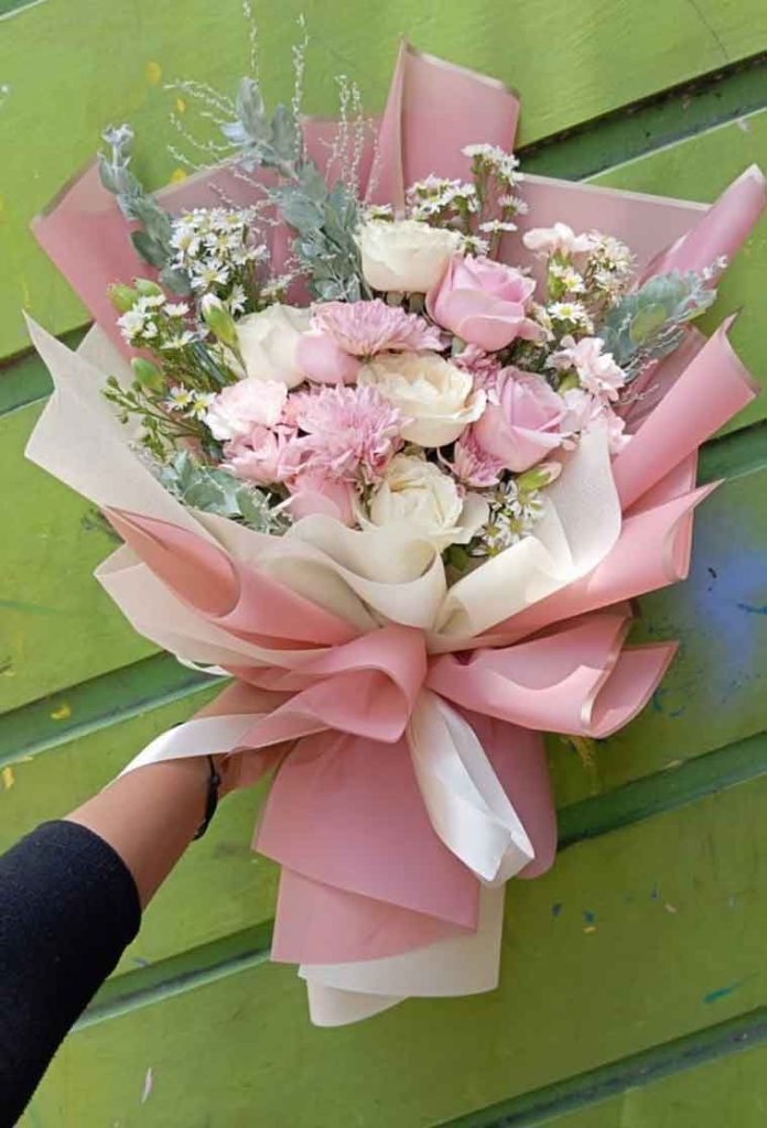 Bunga Tangan Hand Bucket Buket Keanggunan Merah Jambu (The Pink Grace Bouquet)