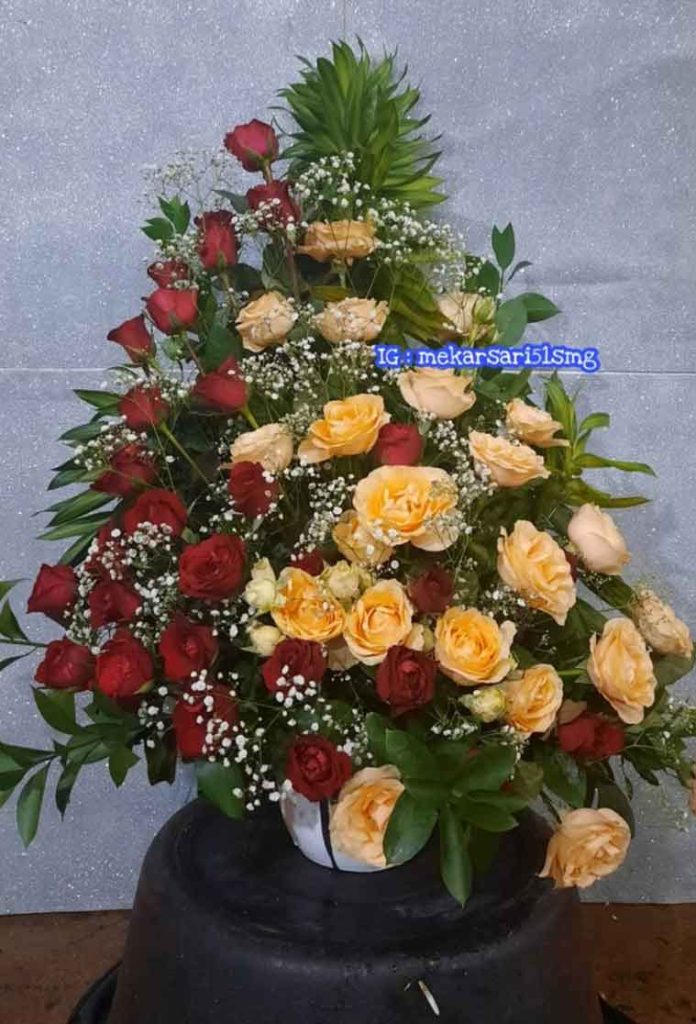 Bunga Meja Murah Semarang Rangkaian Cinta Abadi (The Eternal Love Arrangement)
