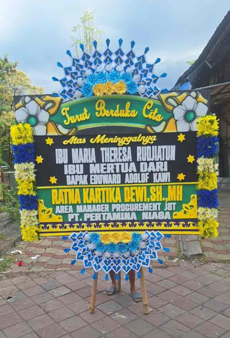 Bunga Papan Duka Cita - Panel Kuning Cerah & Bunga Samping Penuh - Dorus Florist