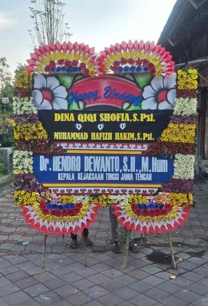 Bunga Papan Happy Wedding JUMBO - Bingkai Penuh (Full Border) Super Masif - Dorus Florist